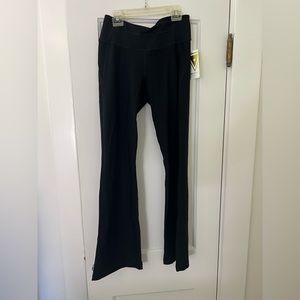 Yogasmoga Women's Yoga Pant (classic slimmie)
Size: 8
[New]
Made in the USA